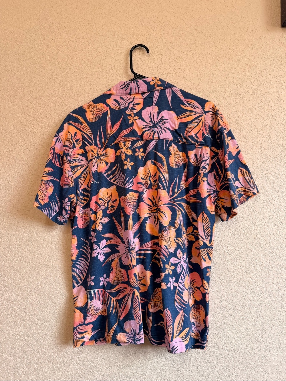 St John’s Bay Women’s Hawaiian Floral Short Sleeve Button Up 100% cotton - Picture 6 of 7